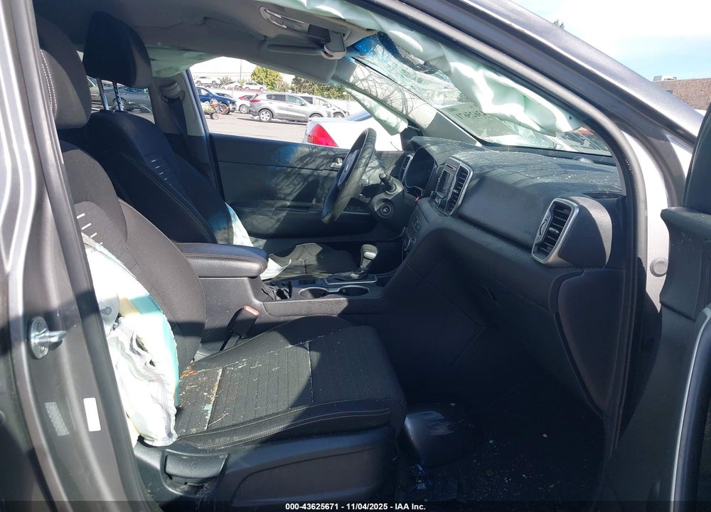2018 KIA SPORTAGE LX VIN: KNDPM3AC9J7335781