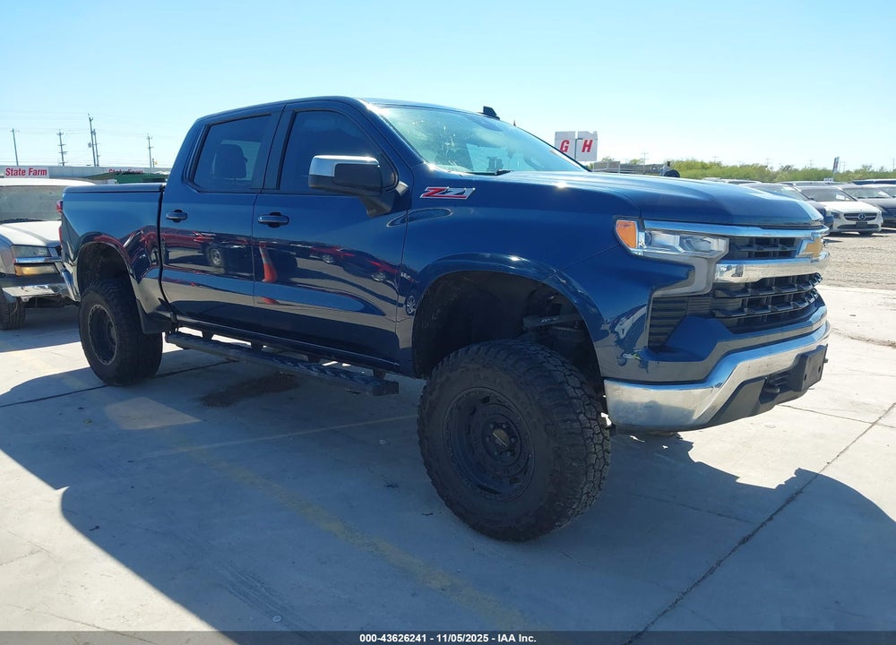 2023 CHEVROLET SILVERADO 1500 4WD  STANDARD BED LT VIN: 1GCUDDED6PZ101770