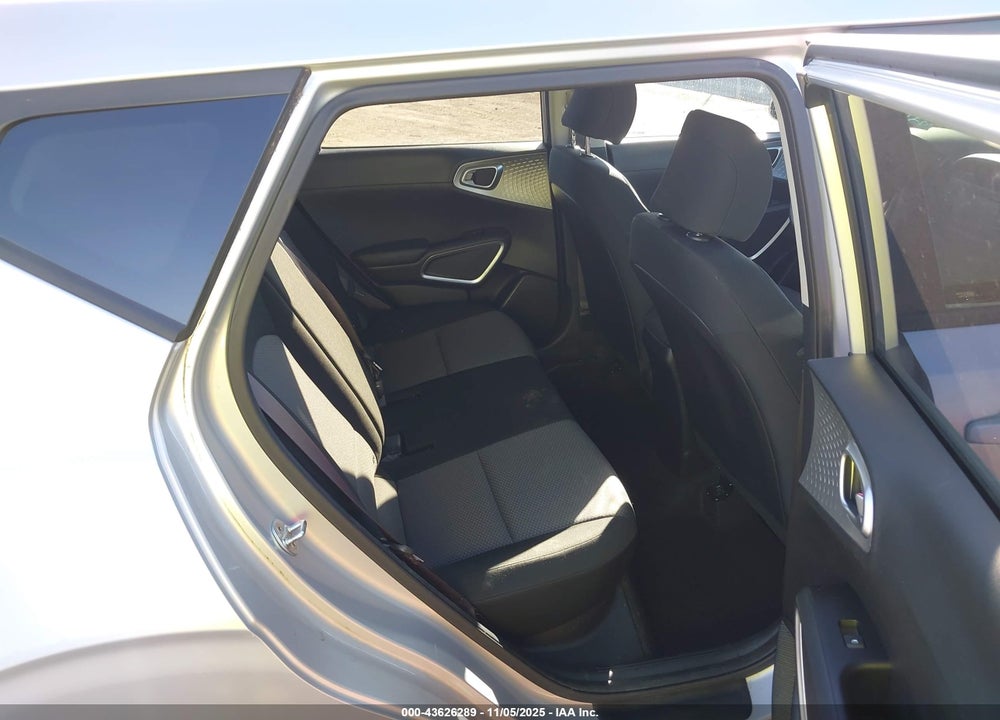 2020 KIA SOUL LX VIN: KNDJ23AU1L7070362