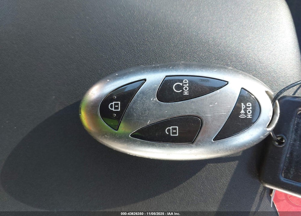 2024 HYUNDAI SONATA VIN: KMHL64JA4RA372664