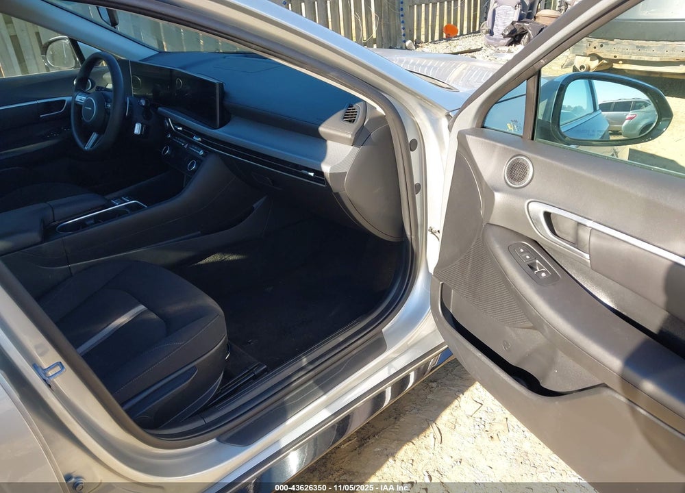 2024 HYUNDAI SONATA VIN: KMHL64JA4RA372664