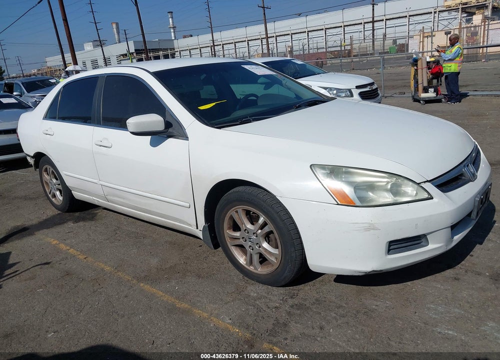 2007 HONDA ACCORD 2.4 SE VIN: JHMCM56337C023649