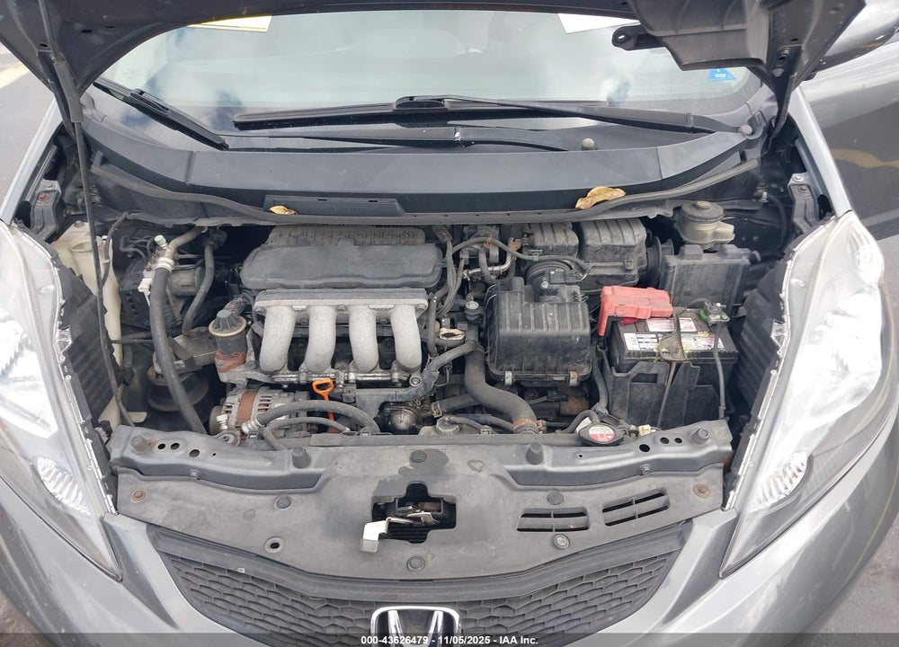 2013 HONDA FIT VIN: JHMGE8H32DC004020