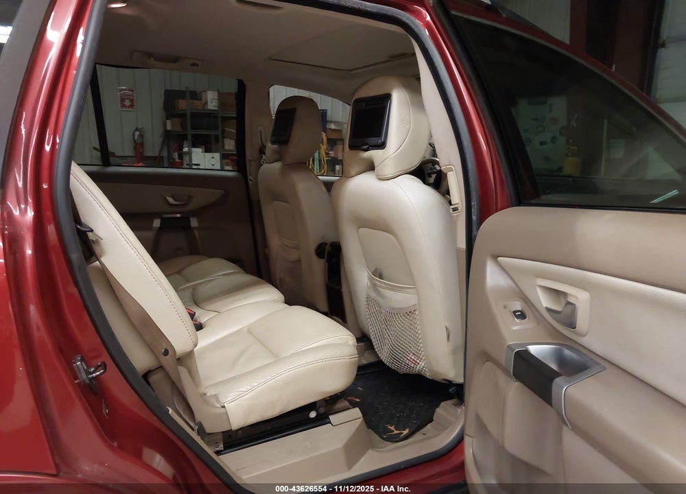 2011 VOLVO XC90 3.2 VIN: YV4952CZ3B1591000