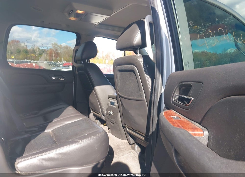 2011 GMC YUKON XL 1500 SLT VIN: 1GKS2KE39BR310975