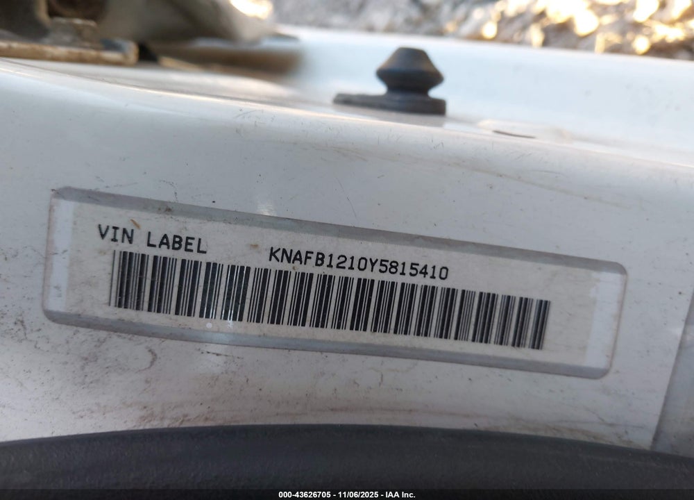 2000 KIA SEPHIA LS/LS W/POWER PKG VIN: KNAFB1210Y5815410