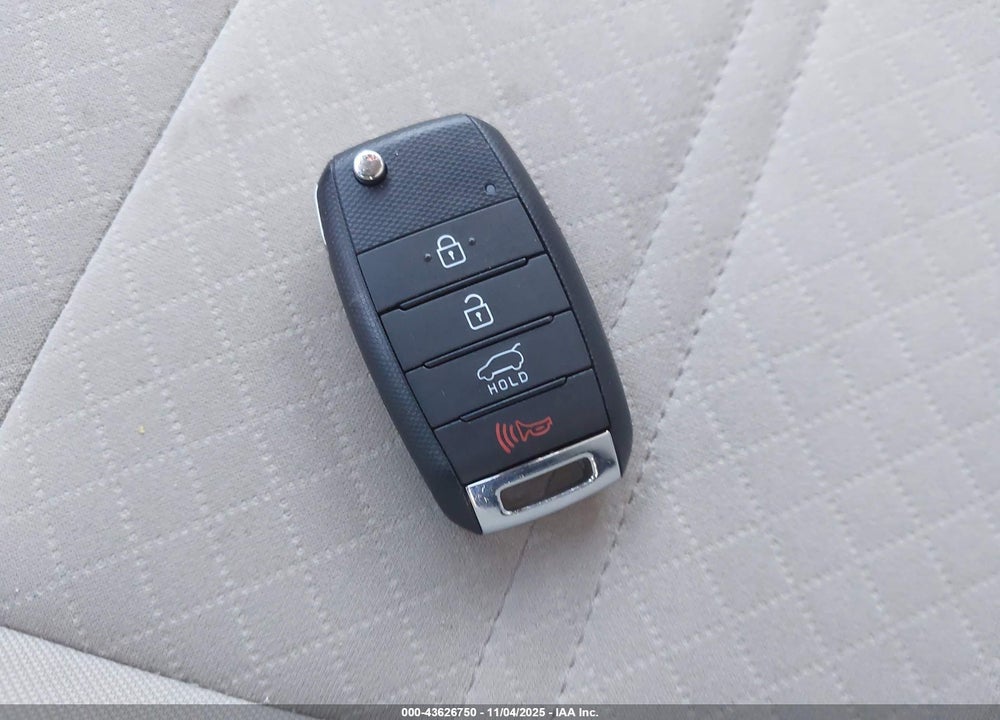 2017 KIA SORENTO VIN: 5XYPGDA51HG313379