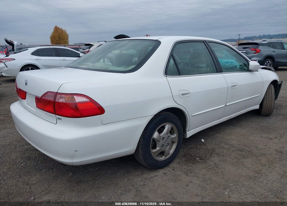 2000 HONDA ACCORD 2.3 EX VIN: JHMCG5656YC001218