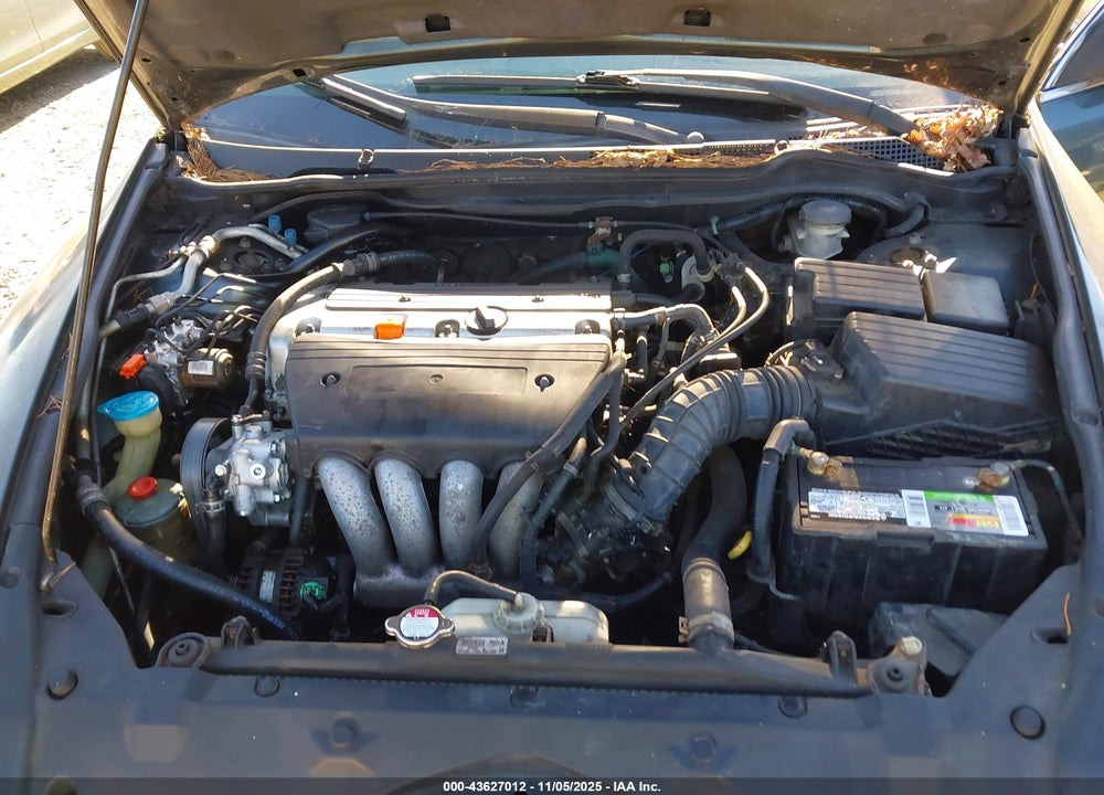 2004 HONDA ACCORD 2.4 LX VIN: 1HGCM563X4A152482