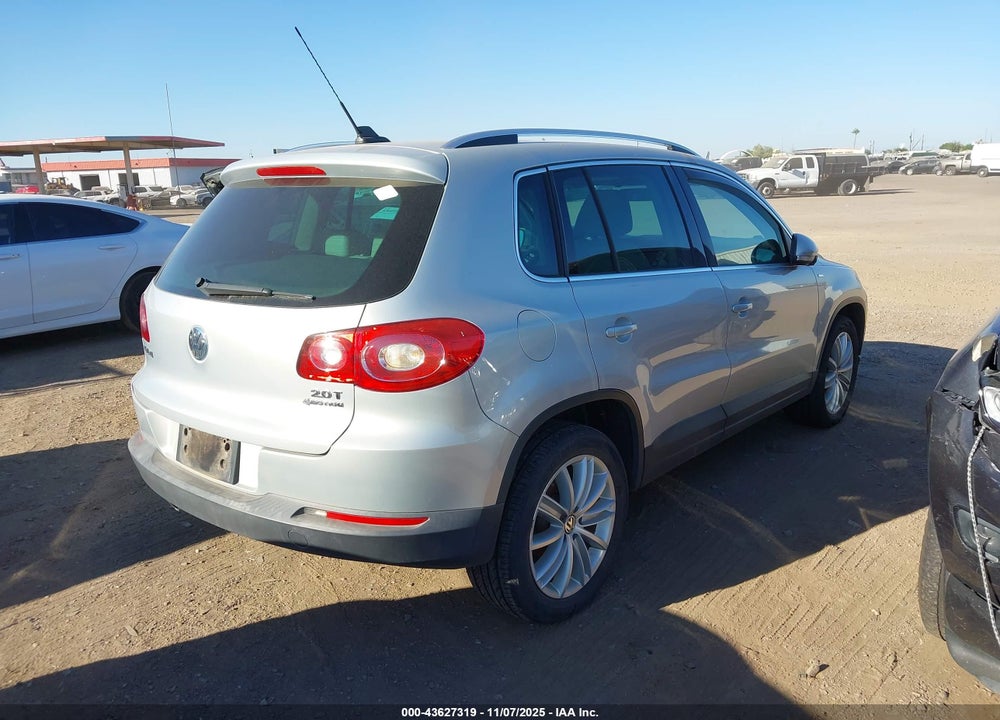 2010 VOLKSWAGEN TIGUAN WOLFSBURG EDITION VIN: WVGBV7AX2AW520869
