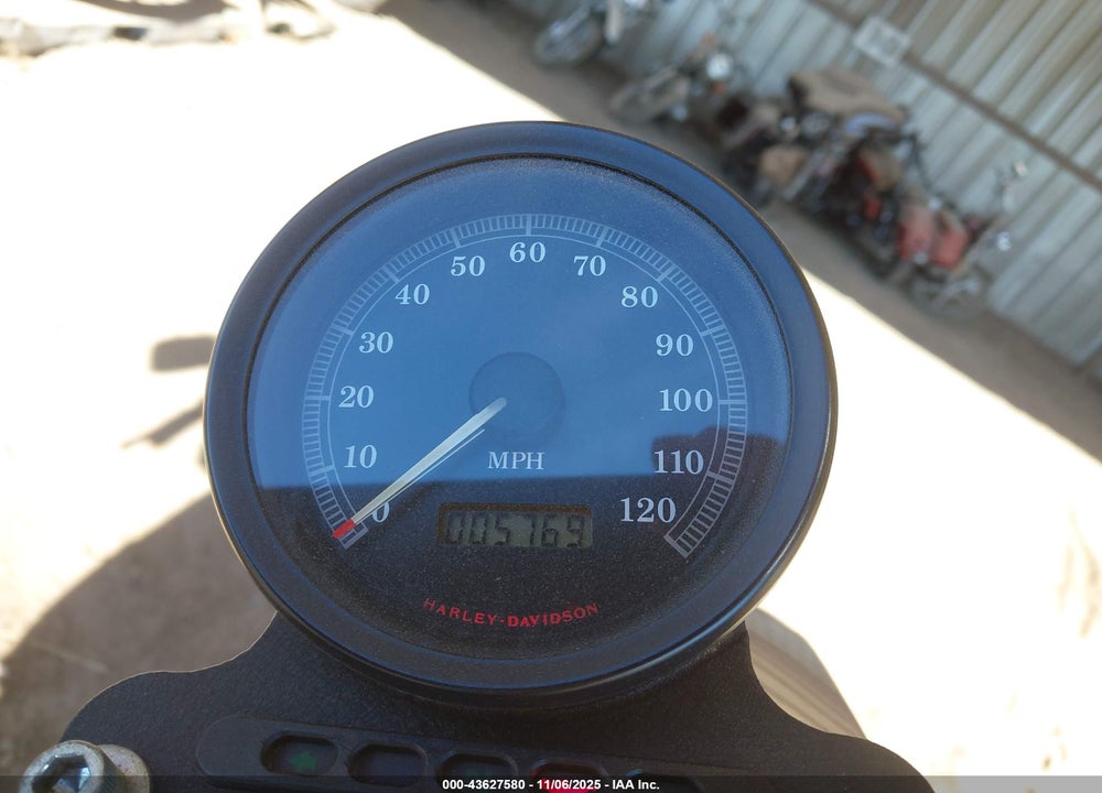 1999 HARLEY-DAVIDSON XL883 HUGGER VIN: 1HD4CEM1XXK115663
