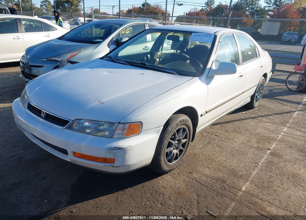 1996 HONDA ACCORD LX/EX VIN: 1HGCD5632TA093295
