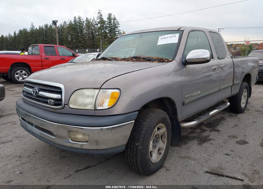 2000 TOYOTA TUNDRA SR5 V8 VIN: 5TBBT441XYS124899