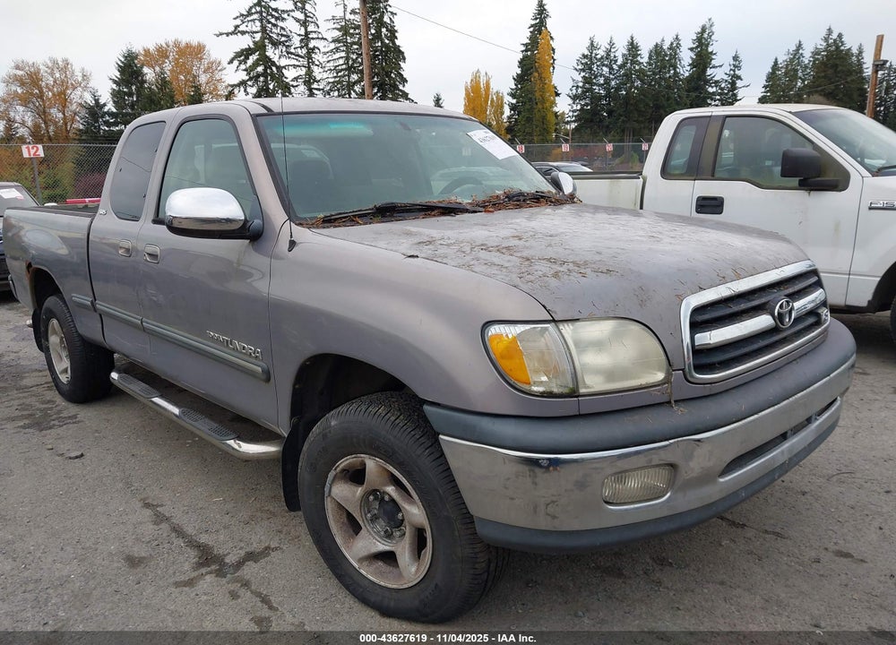 2000 TOYOTA TUNDRA SR5 V8 VIN: 5TBBT441XYS124899