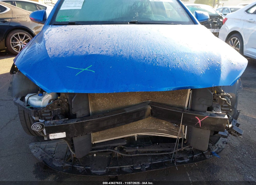 2018 HYUNDAI ELANTRA SEL VIN: 5NPD84LF5JH393063