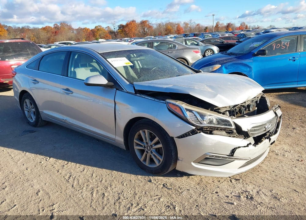 2015 HYUNDAI SONATA SE VIN: 5NPE24AF7FH040422