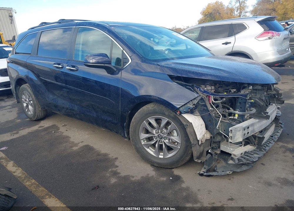 2022 TOYOTA SIENNA XLE VIN: 5TDJRKEC6NS111567