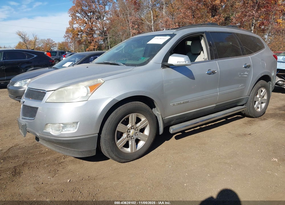 2009 CHEVROLET TRAVERSE LT VIN: 1GNEV23D69S119052