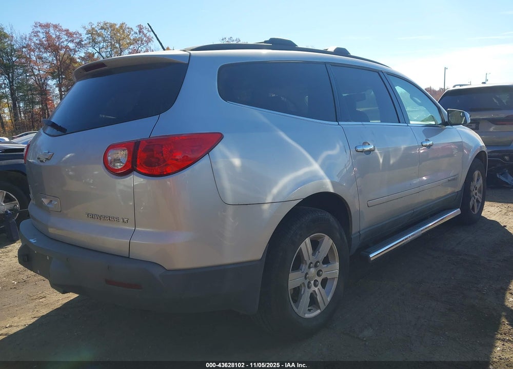 2009 CHEVROLET TRAVERSE LT VIN: 1GNEV23D69S119052