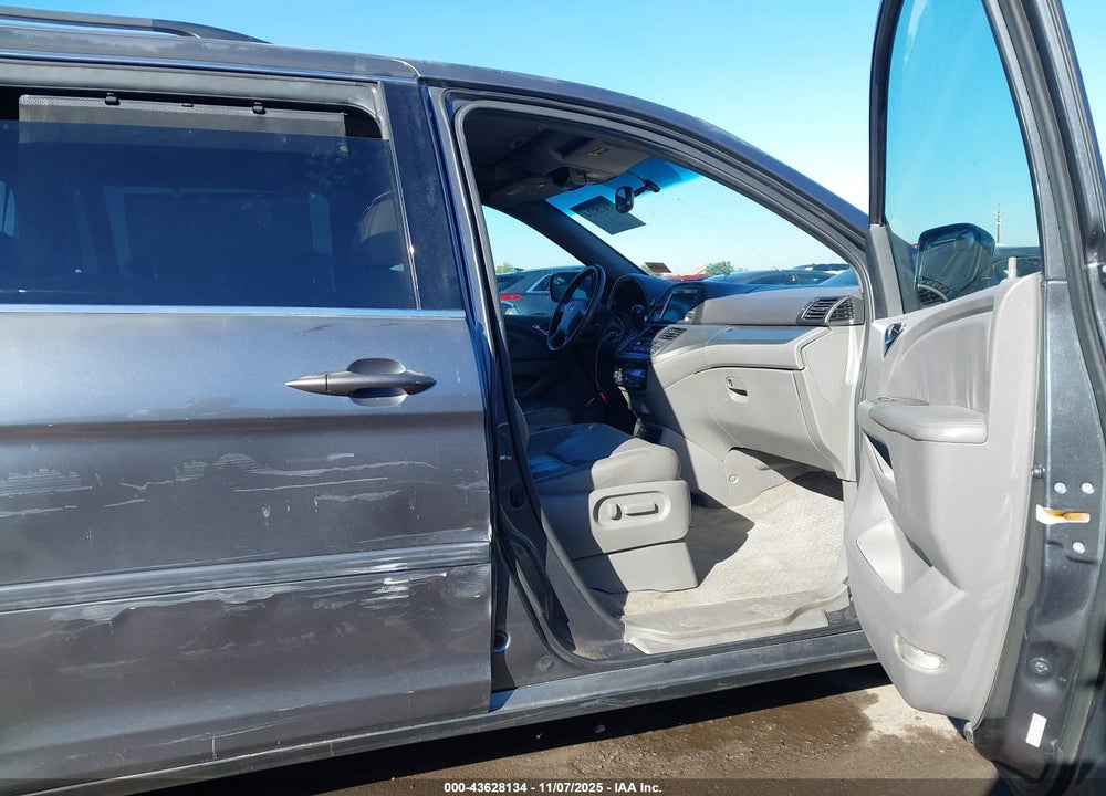 2010 HONDA ODYSSEY TOURING VIN: 5FNRL3H9XAB083846