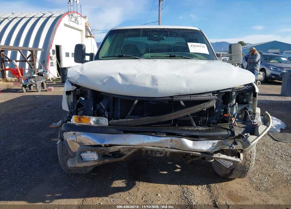 2002 CHEVROLET SILVERADO 1500 LS VIN: 2GCEK19T121312953