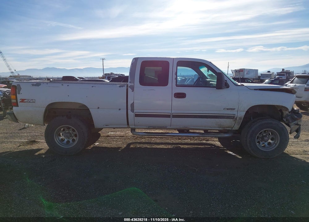 2002 CHEVROLET SILVERADO 1500 LS VIN: 2GCEK19T121312953