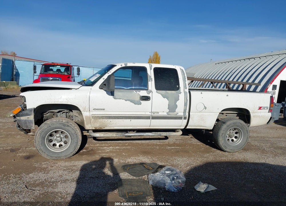 2002 CHEVROLET SILVERADO 1500 LS VIN: 2GCEK19T121312953