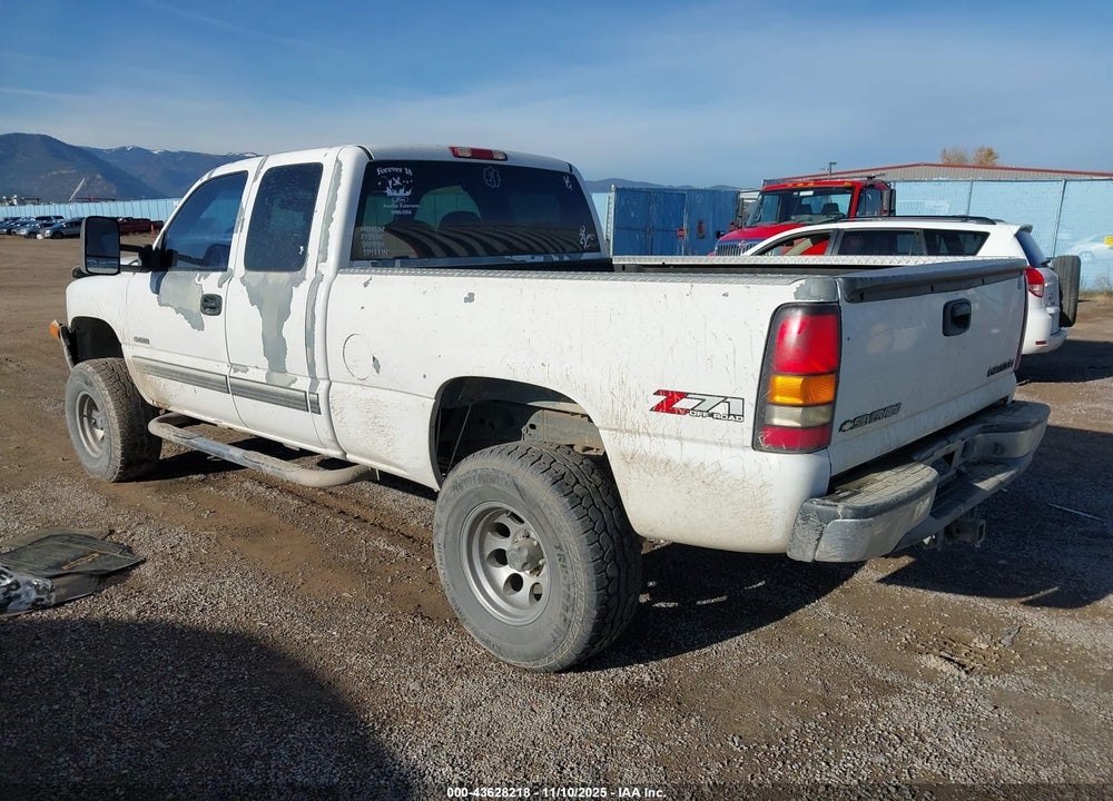 2002 CHEVROLET SILVERADO 1500 LS VIN: 2GCEK19T121312953