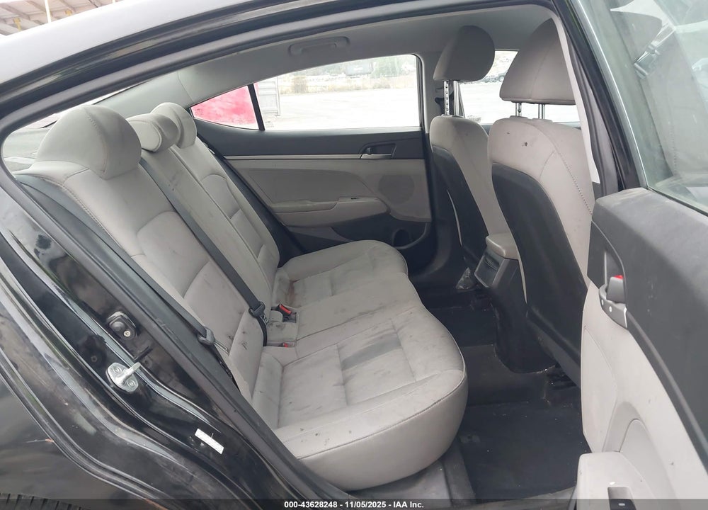 2017 HYUNDAI ELANTRA SE VIN: KMHD74LF9HU324732