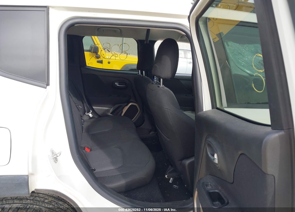 2016 JEEP RENEGADE LATITUDE VIN: ZACCJBBT6GPC65233