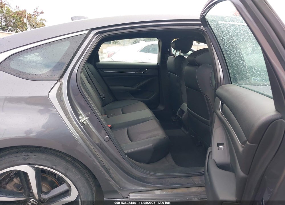 2018 HONDA ACCORD VIN: 1HGCV1F37JA066953