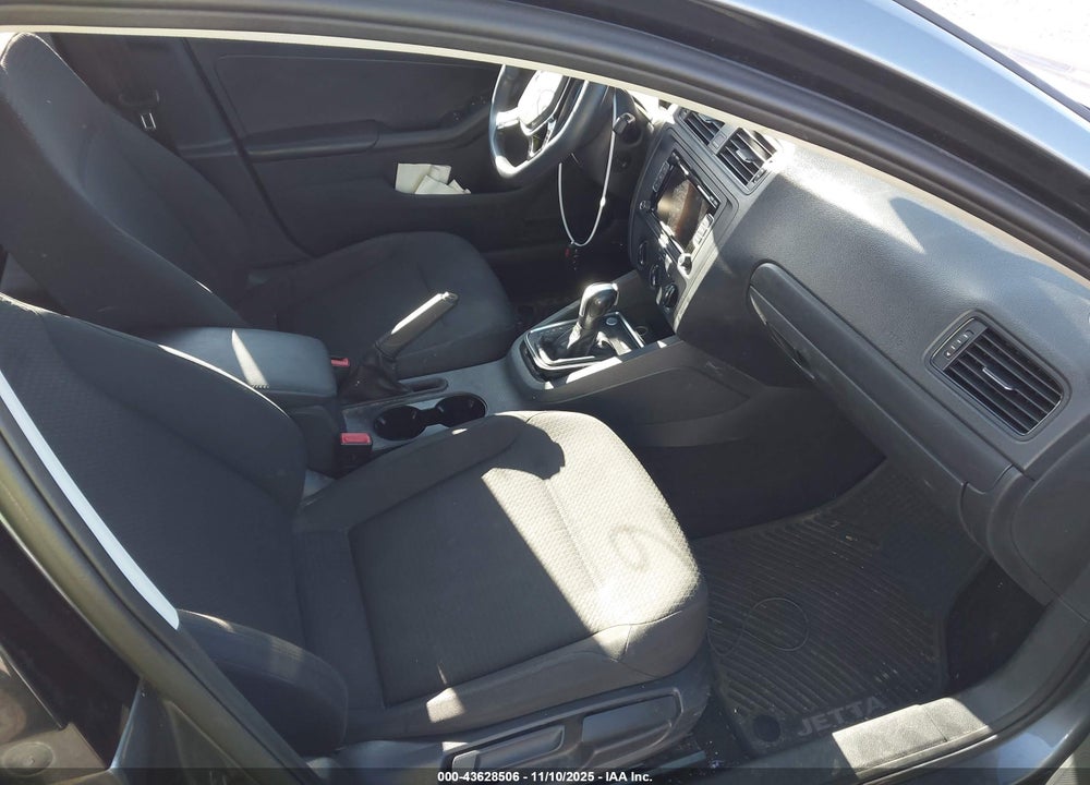2015 VOLKSWAGEN JETTA 2.0L S VIN: 3VW2K7AJ9FM351642