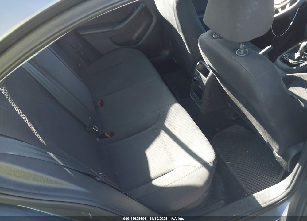 2015 VOLKSWAGEN JETTA 2.0L S VIN: 3VW2K7AJ9FM351642