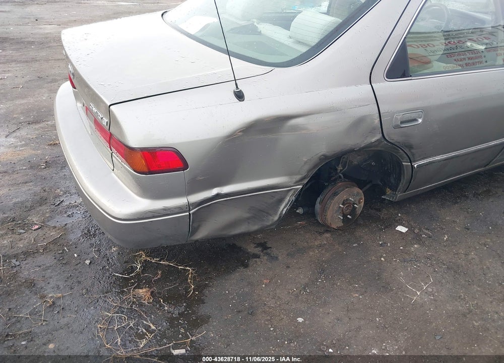 1998 TOYOTA CAMRY CE VIN: 4T1BG22K7WU255823
