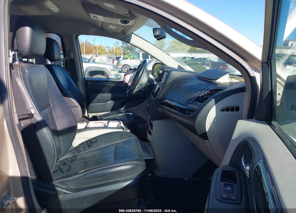 2014 CHRYSLER TOWN & COUNTRY TOURING VIN: 2C4RC1BG1ER211171