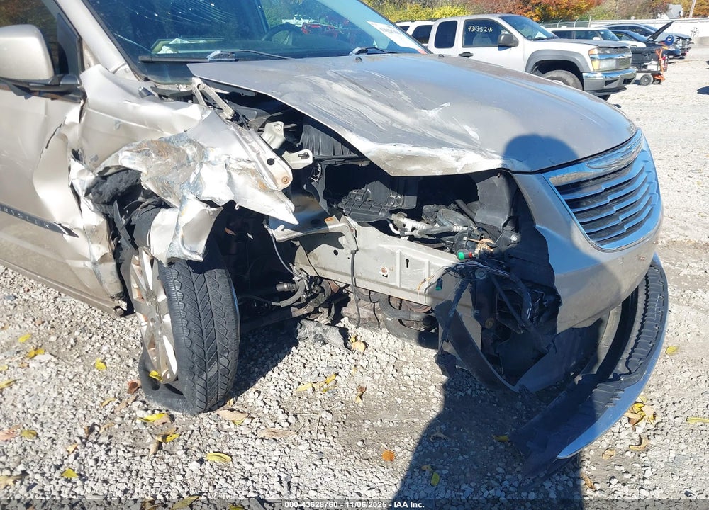 2014 CHRYSLER TOWN & COUNTRY TOURING VIN: 2C4RC1BG1ER211171