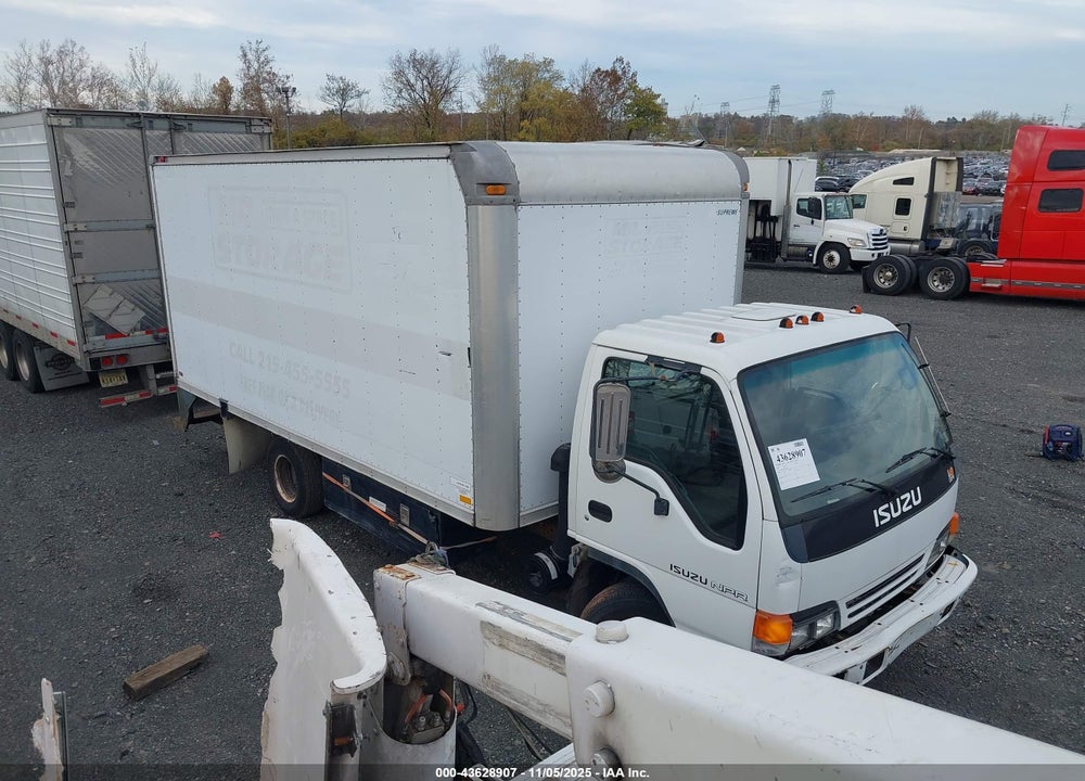 2000 ISUZU NPR VIN: 4KLB4B1R7YJ802878