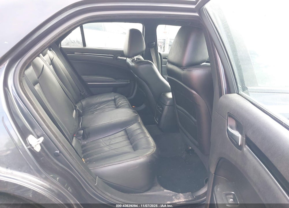 2018 CHRYSLER 300 S VIN: 2C3CCABG0JH192347