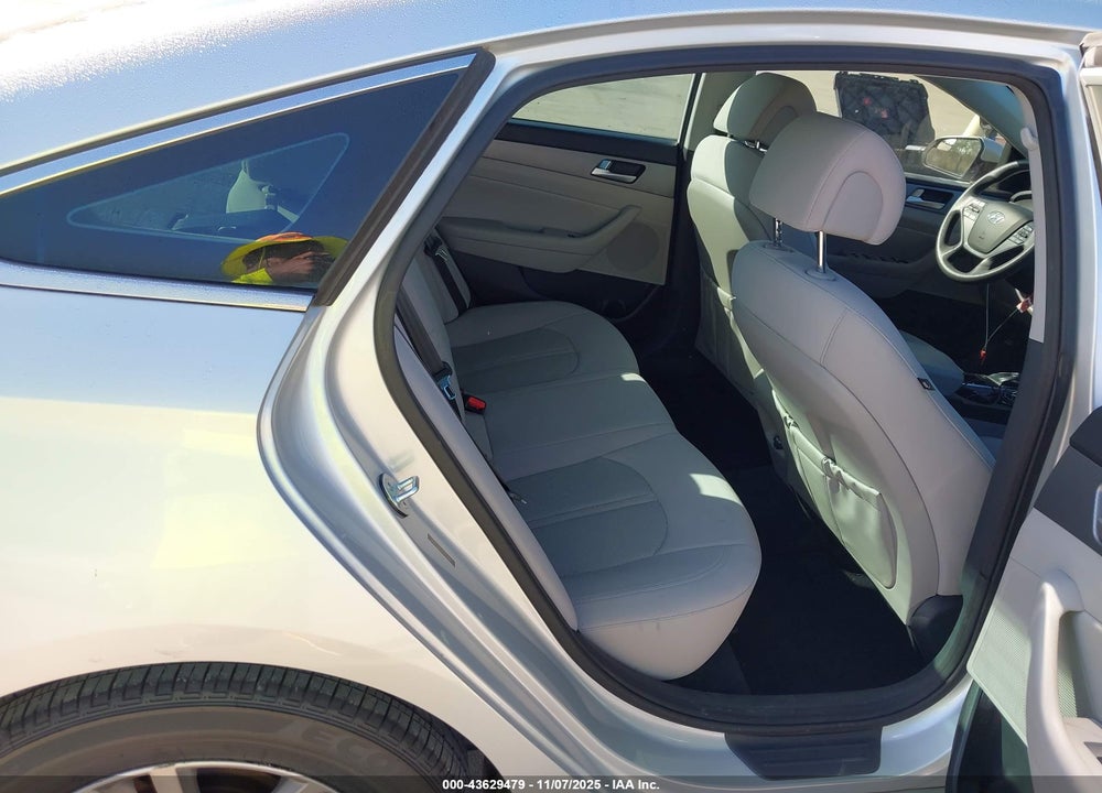 2015 HYUNDAI SONATA SE VIN: 5NPE24AF5FH172966