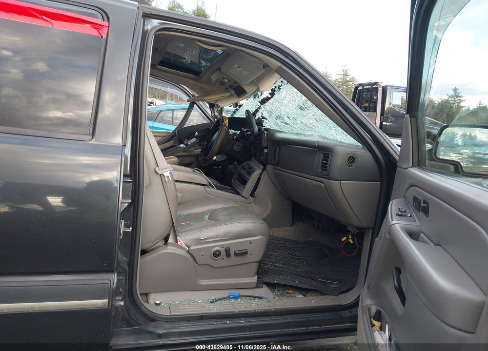 2005 CHEVROLET TAHOE LT VIN: 1GNEK13T45J186873