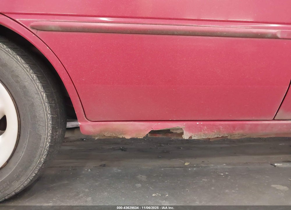 1997 FORD ESCORT LX VIN: 1FALP13P8VW267002