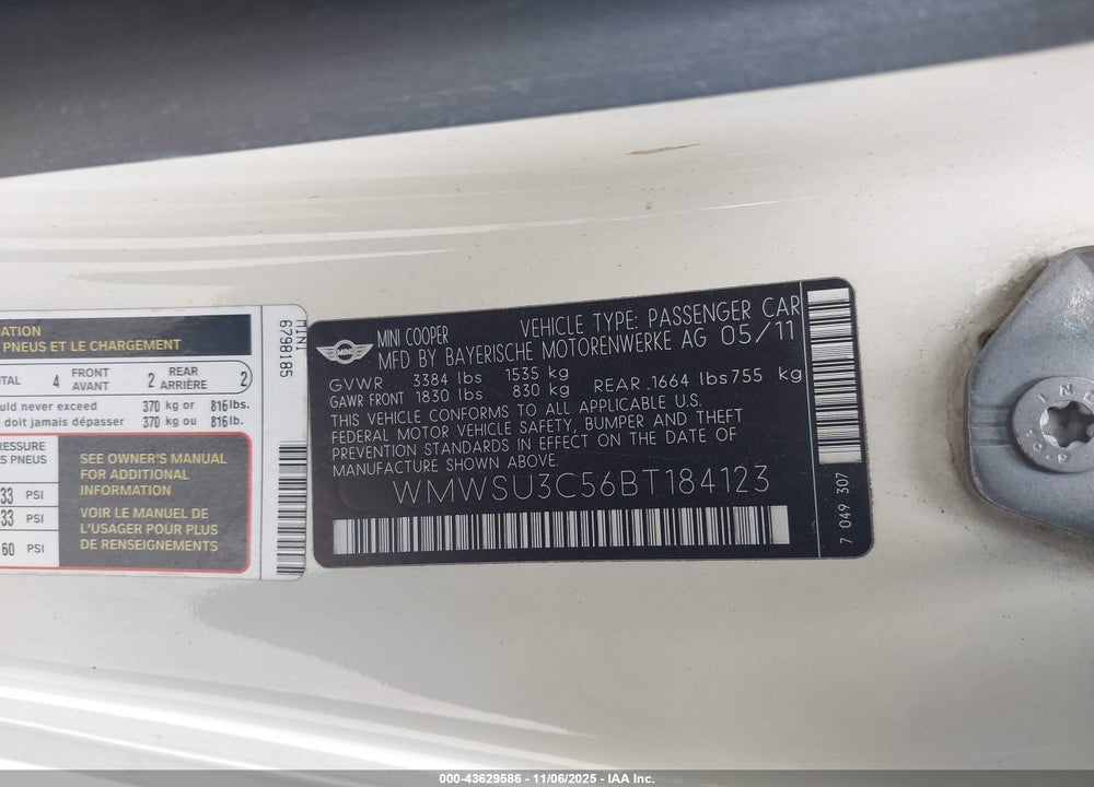 2011 MINI COOPER VIN: WMWSU3C56BT184123