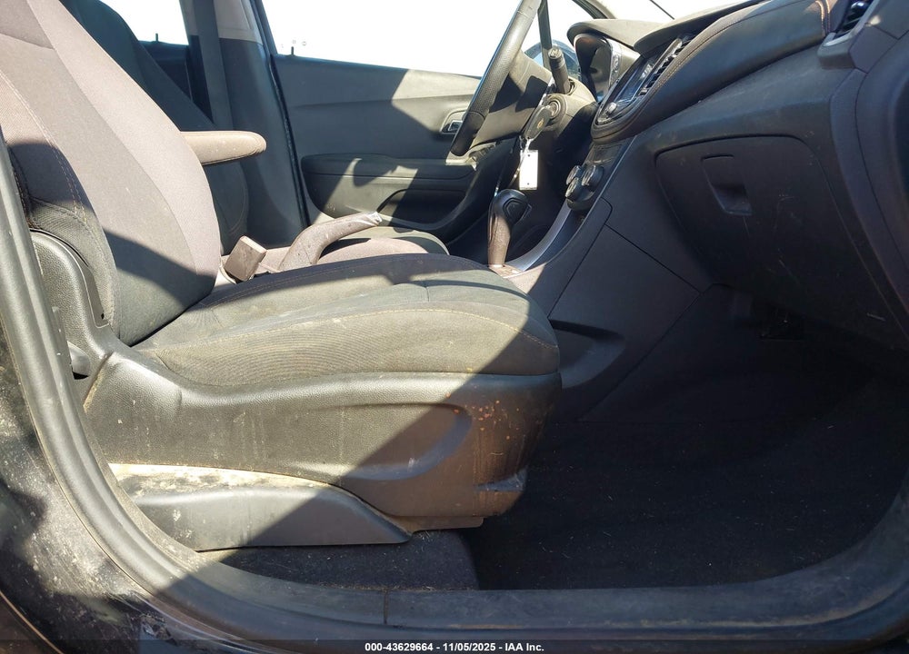 2020 CHEVROLET TRAX FWD LS VIN: 3GNCJKSB7LL167085