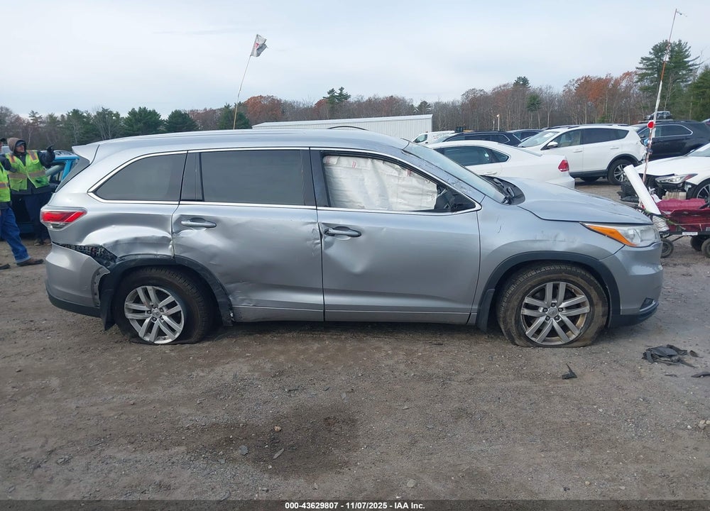 2014 TOYOTA HIGHLANDER LE V6 VIN: 5TDBKRFHXES048873