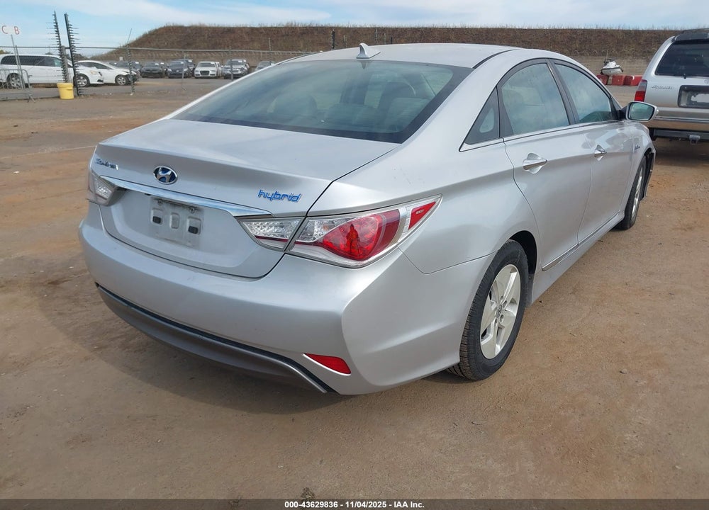 2011 HYUNDAI SONATA HYBRID VIN: KMHEC4A42BA003450