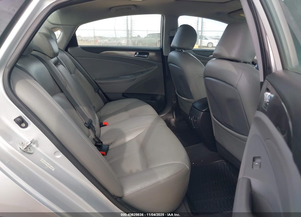 2011 HYUNDAI SONATA HYBRID VIN: KMHEC4A42BA003450