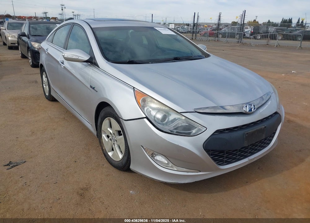 2011 HYUNDAI SONATA HYBRID VIN: KMHEC4A42BA003450