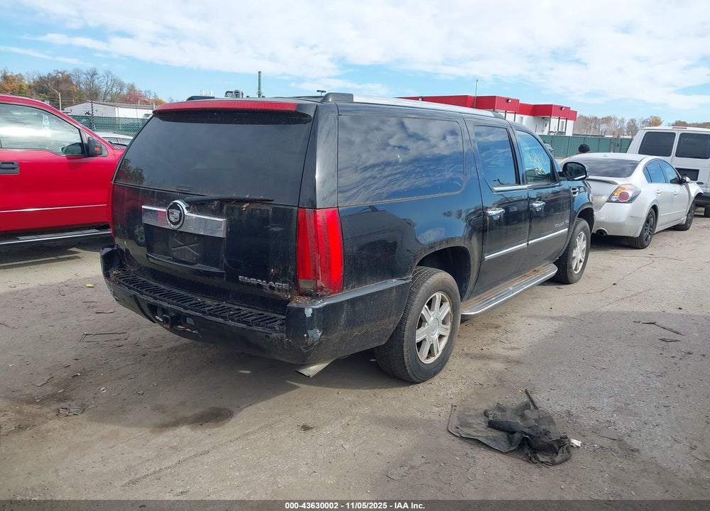 2011 CADILLAC ESCALADE ESV VIN: 1GYS4GEF9BR156436