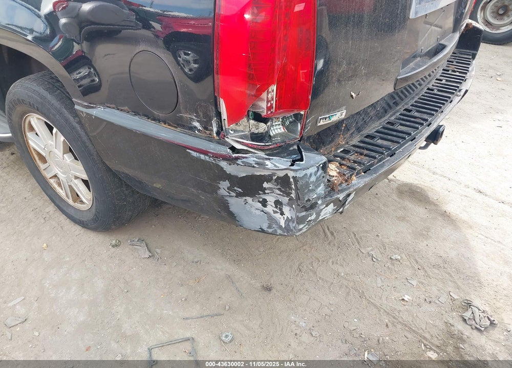 2011 CADILLAC ESCALADE ESV VIN: 1GYS4GEF9BR156436