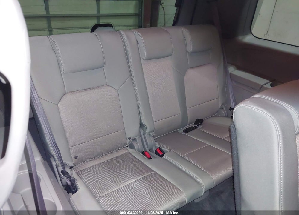 2011 HONDA PILOT EX VIN: 5FNYF4H45BB103063